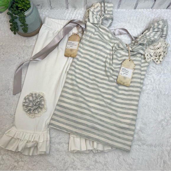 Dollcake Striped Top and flower flare bottom With Crocheted Sleeves - Picture 5 of 7